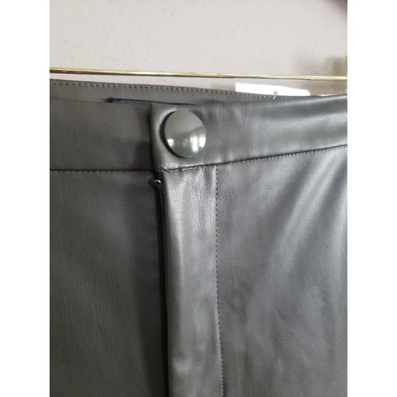 Zara Faux Leather Leggings Women's Medium Green  High Rise Ankle Zip Raw Hem - Picture 2 of 10